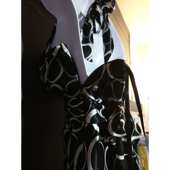 Teeze Me silky backless halter dress 5 - Picture 6 of 8